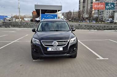 Внедорожник / Кроссовер Volkswagen Tiguan 2010 в Сумах