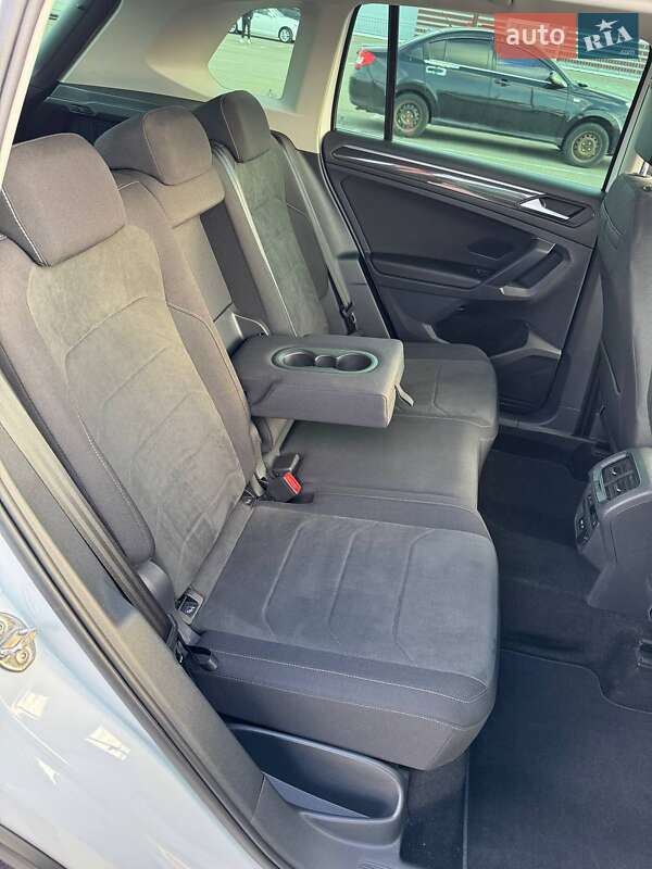 Внедорожник / Кроссовер Volkswagen Tiguan 2021 в Киеве