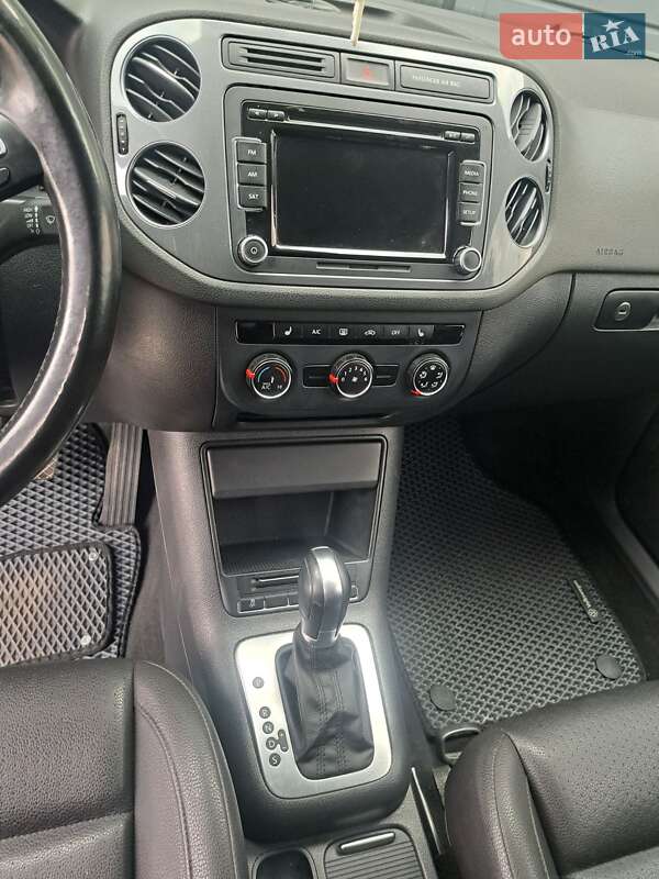 Внедорожник / Кроссовер Volkswagen Tiguan 2015 в Ивано-Франковске