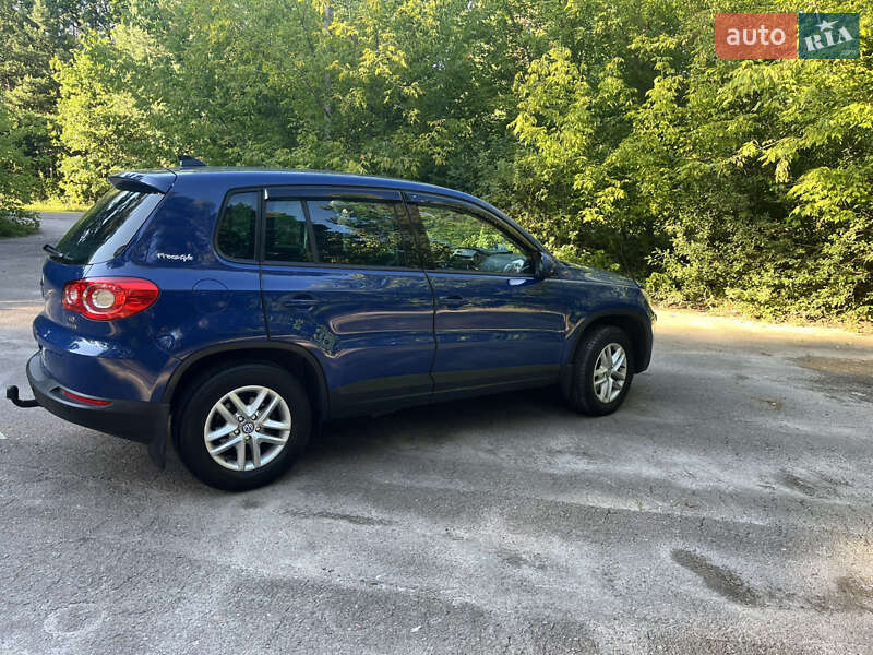 Внедорожник / Кроссовер Volkswagen Tiguan 2011 в Житомире