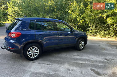 Внедорожник / Кроссовер Volkswagen Tiguan 2011 в 