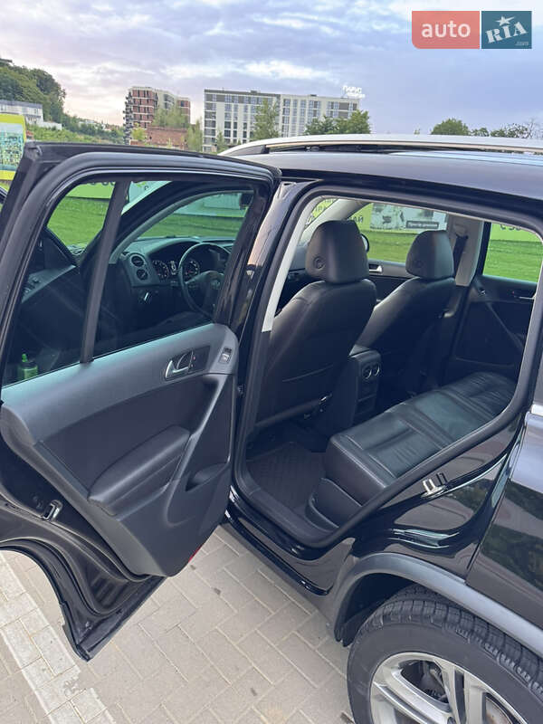 Внедорожник / Кроссовер Volkswagen Tiguan 2017 в Винниках