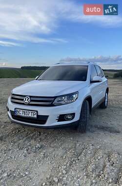 Внедорожник / Кроссовер Volkswagen Tiguan 2015 в Перемышлянах