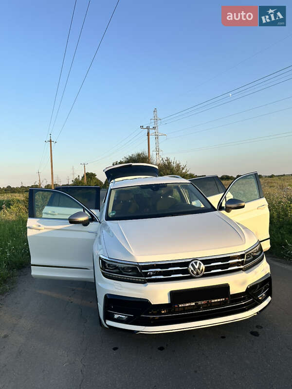 Внедорожник / Кроссовер Volkswagen Tiguan 2019 в Староконстантинове