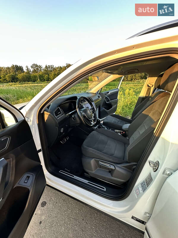 Внедорожник / Кроссовер Volkswagen Tiguan 2019 в Староконстантинове