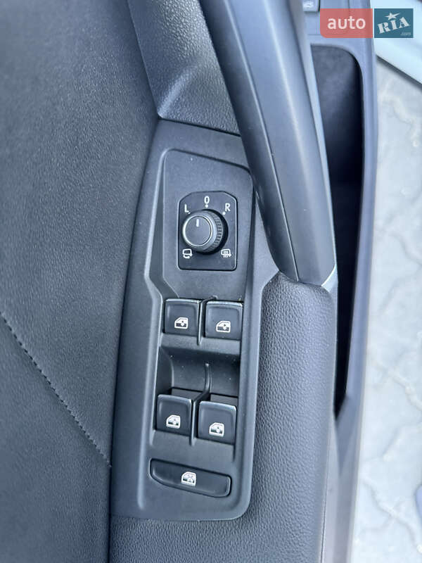 Внедорожник / Кроссовер Volkswagen Tiguan 2017 в Луцке