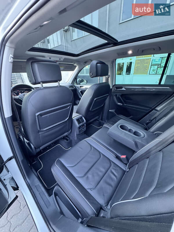 Внедорожник / Кроссовер Volkswagen Tiguan 2017 в Луцке