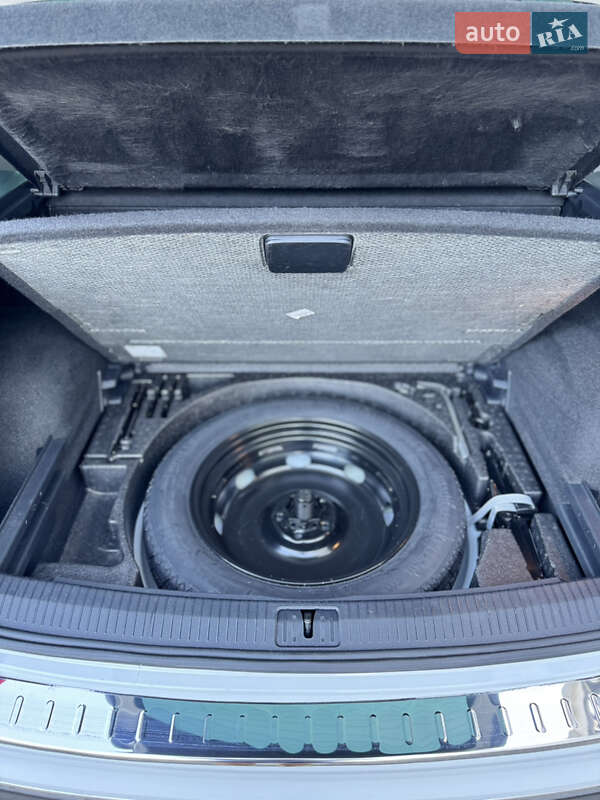 Внедорожник / Кроссовер Volkswagen Tiguan 2017 в Луцке