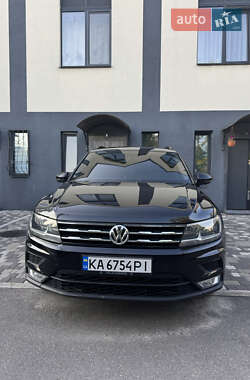 Позашляховик / Кросовер Volkswagen Tiguan 2017 в Києві