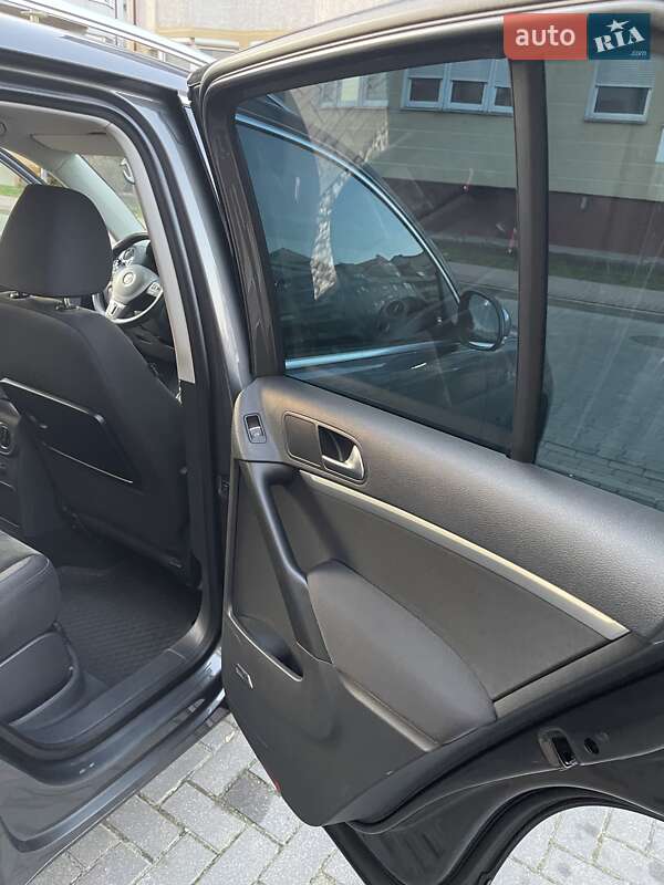 Внедорожник / Кроссовер Volkswagen Tiguan 2013 в Ровно