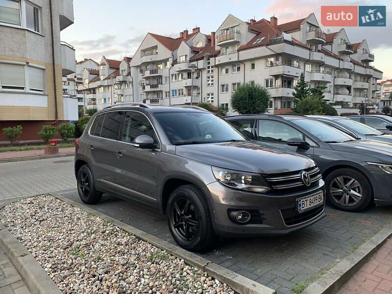 Внедорожник / Кроссовер Volkswagen Tiguan 2013 в Ровно