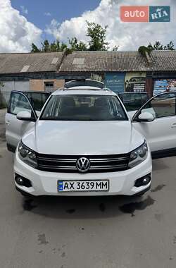 Позашляховик / Кросовер Volkswagen Tiguan 2011 в Харкові