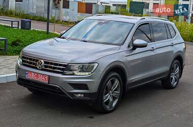 Внедорожник / Кроссовер Volkswagen Tiguan 2020 в Ровно
