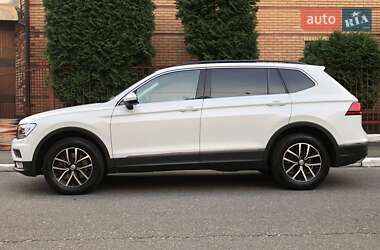 Внедорожник / Кроссовер Volkswagen Tiguan 2021 в Киеве