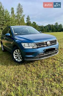 Внедорожник / Кроссовер Volkswagen Tiguan 2018 в Сарнах