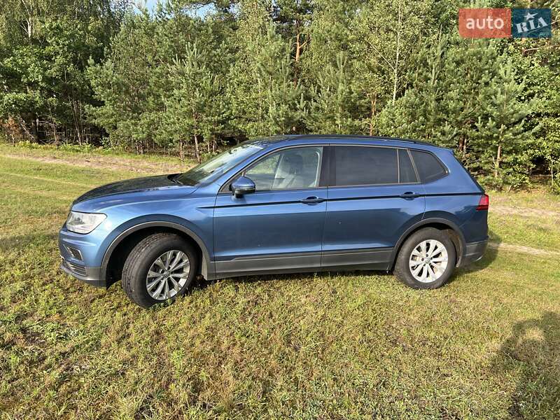 Внедорожник / Кроссовер Volkswagen Tiguan 2018 в Сарнах
