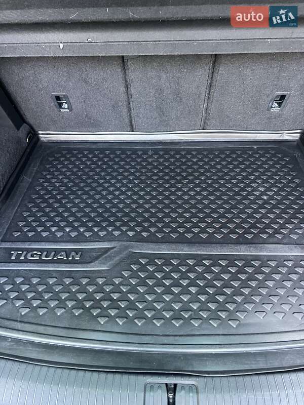 Внедорожник / Кроссовер Volkswagen Tiguan 2021 в Тернополе