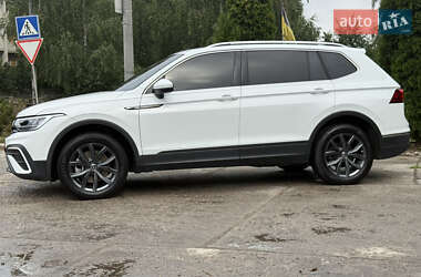 Позашляховик / Кросовер Volkswagen Tiguan 2023 в Києві