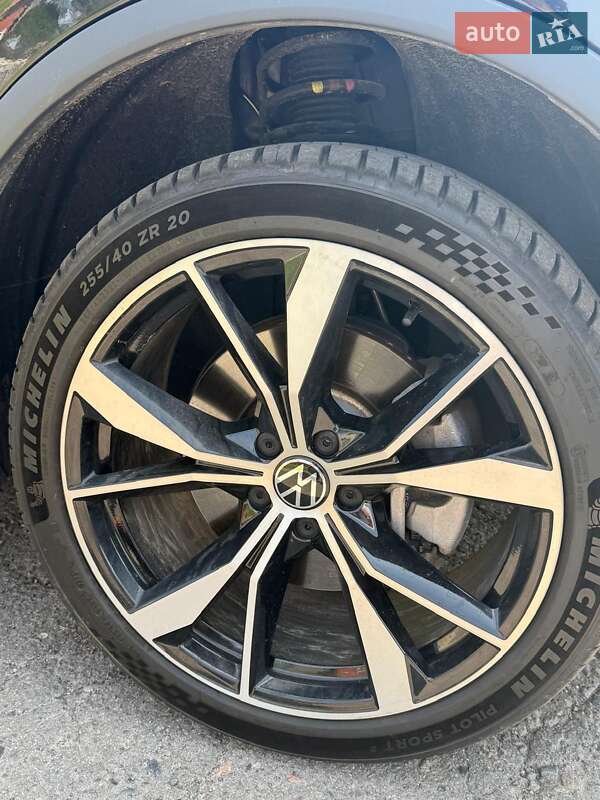 Внедорожник / Кроссовер Volkswagen Tiguan 2022 в Ровно