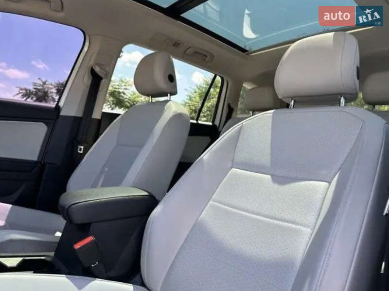 Внедорожник / Кроссовер Volkswagen Tiguan 2018 в Бучаче