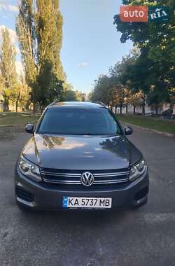 Внедорожник / Кроссовер Volkswagen Tiguan 2016 в Киеве