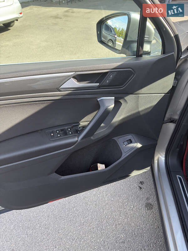 Внедорожник / Кроссовер Volkswagen Tiguan 2019 в Киеве фото 6 Внедорожник / Кроссовер Volkswagen Tiguan 2019 в Киеве