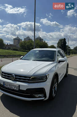 Внедорожник / Кроссовер Volkswagen Tiguan 2017 в Киеве