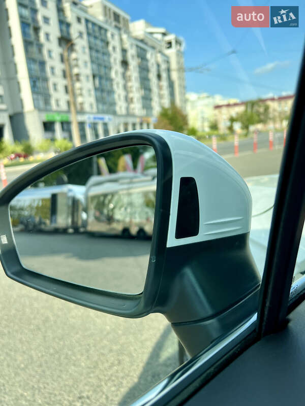 Внедорожник / Кроссовер Volkswagen Tiguan 2020 в Харькове