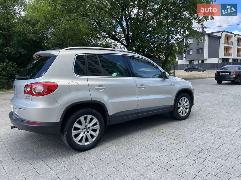 Внедорожник / Кроссовер Volkswagen Tiguan 2009 в Запорожье