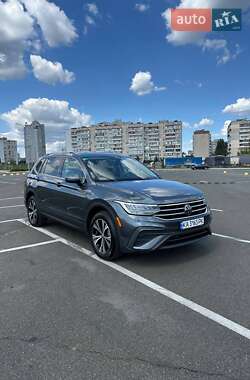 Внедорожник / Кроссовер Volkswagen Tiguan 2022 в Киеве
