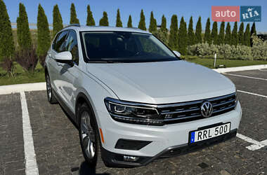 Внедорожник / Кроссовер Volkswagen Tiguan 2019 в Ровно