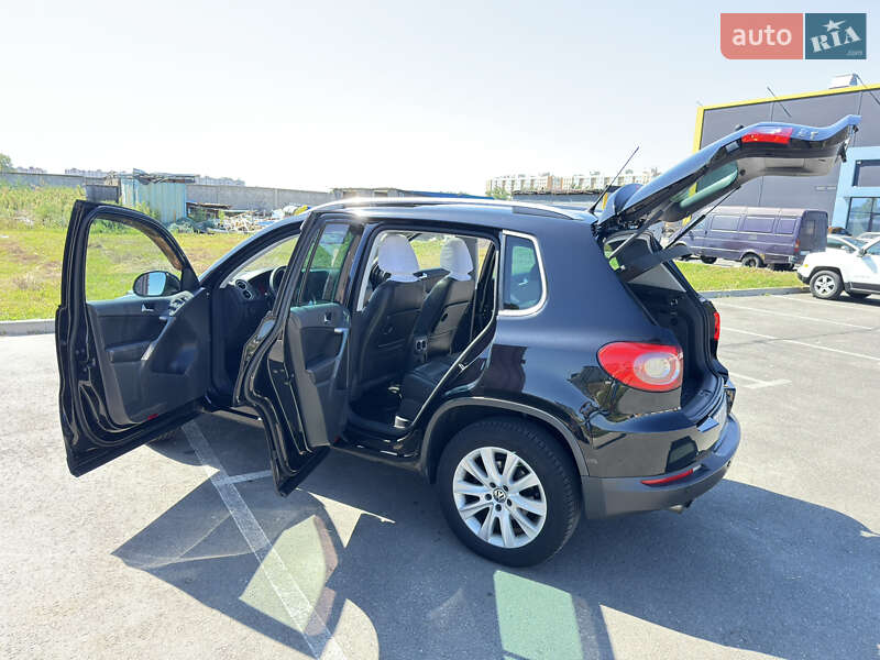 Внедорожник / Кроссовер Volkswagen Tiguan 2008 в Киеве