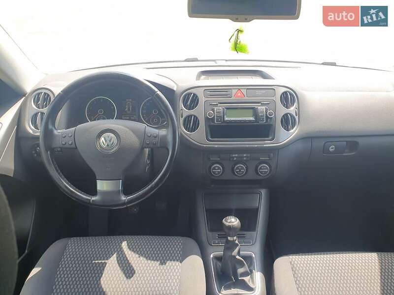 Внедорожник / Кроссовер Volkswagen Tiguan 2009 в Харькове