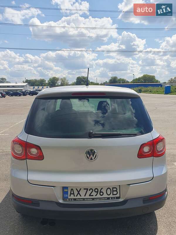 Внедорожник / Кроссовер Volkswagen Tiguan 2009 в Харькове