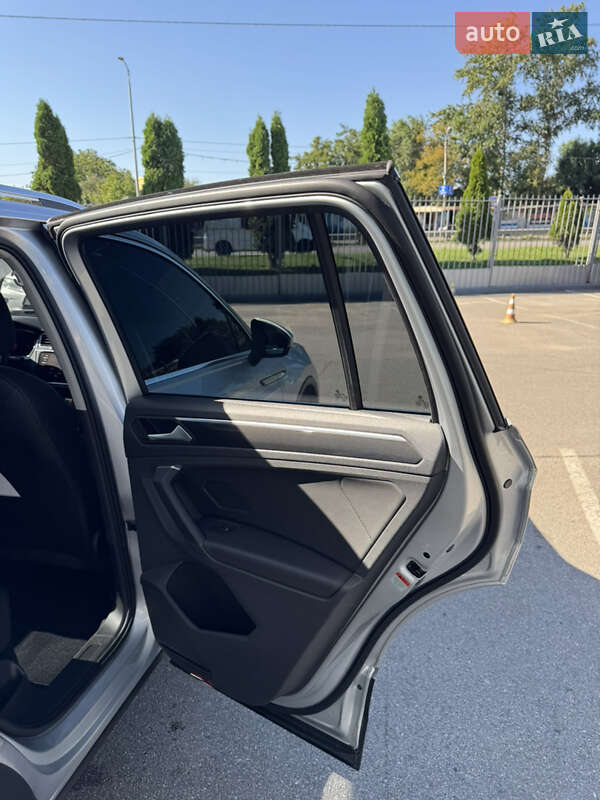 Внедорожник / Кроссовер Volkswagen Tiguan 2022 в Киеве