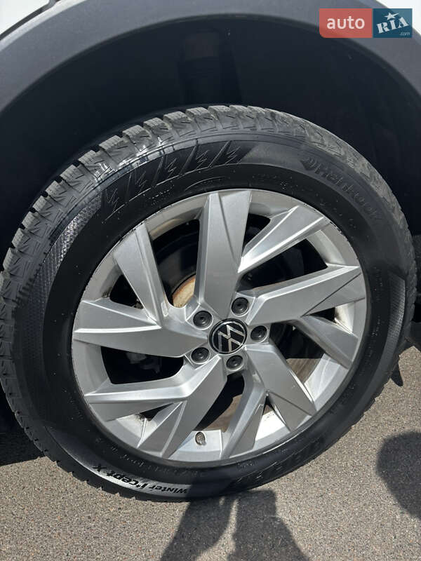 Внедорожник / Кроссовер Volkswagen Tiguan 2021 в Ровно