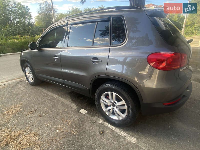 Внедорожник / Кроссовер Volkswagen Tiguan 2015 в Киеве
