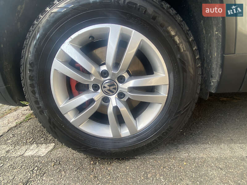 Внедорожник / Кроссовер Volkswagen Tiguan 2015 в Киеве