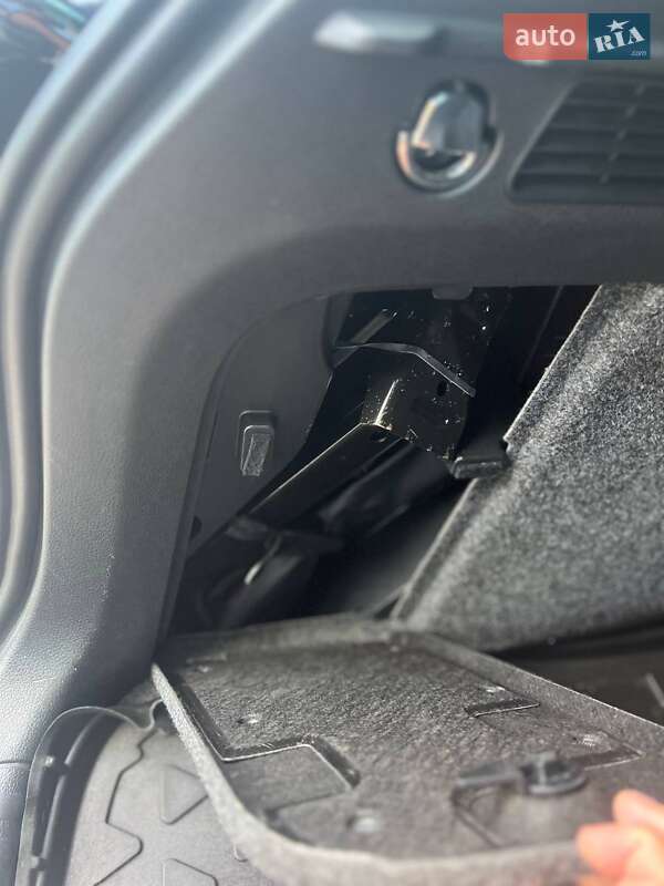 Внедорожник / Кроссовер Volkswagen Tiguan 2015 в Ровно