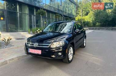 Внедорожник / Кроссовер Volkswagen Tiguan 2015 в Ровно
