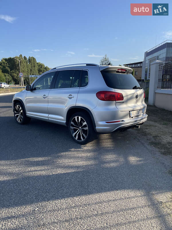 Внедорожник / Кроссовер Volkswagen Tiguan 2016 в Днепре