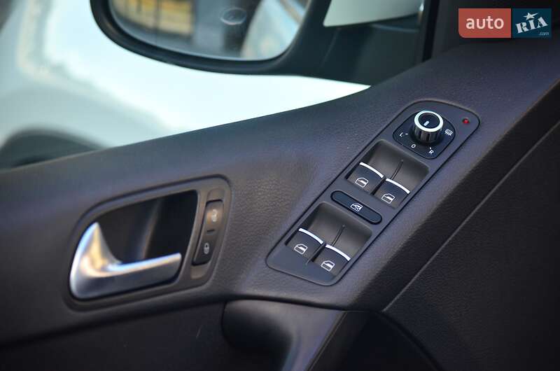 Внедорожник / Кроссовер Volkswagen Tiguan 2010 в Днепре фото 25 Внедорожник / Кроссовер Volkswagen Tiguan 2010 в Днепре