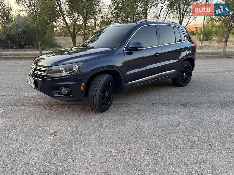 Внедорожник / Кроссовер Volkswagen Tiguan 2011 в Запорожье