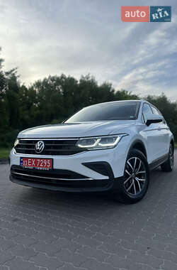 Внедорожник / Кроссовер Volkswagen Tiguan 2021 в Бродах