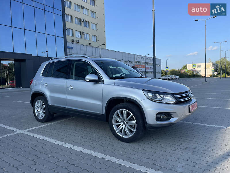 Внедорожник / Кроссовер Volkswagen Tiguan 2015 в Львове