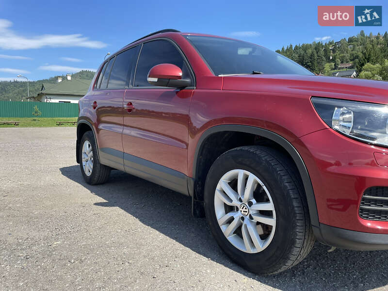 Внедорожник / Кроссовер Volkswagen Tiguan 2015 в Славском