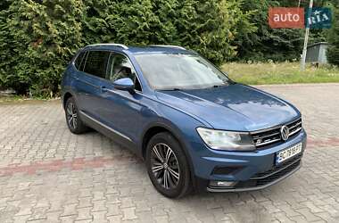 Внедорожник / Кроссовер Volkswagen Tiguan 2017 в Львове