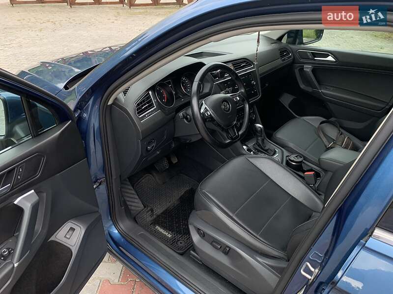 Внедорожник / Кроссовер Volkswagen Tiguan 2017 в Львове