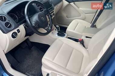 Внедорожник / Кроссовер Volkswagen Tiguan 2017 в Новоархангельске
