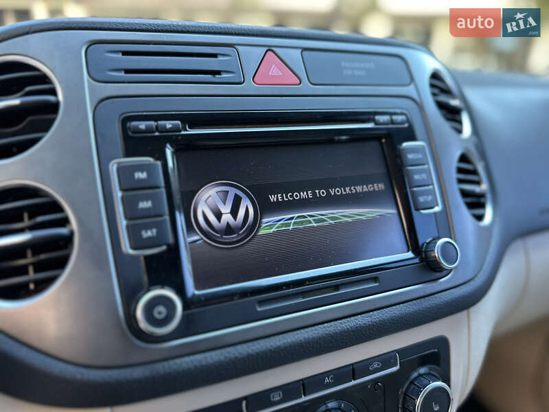 Внедорожник / Кроссовер Volkswagen Tiguan 2010 в Киеве
